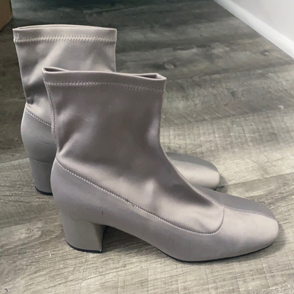Black Friday Sale!!! Zara boots satin size 37 in very good condition